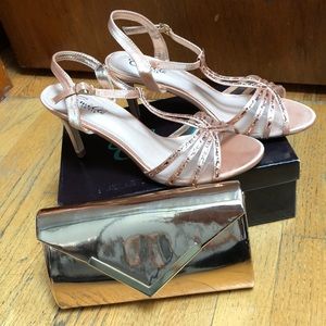 🔥🔥BUNDLE 2 Items deal🔥🔥Sandals &Clutch